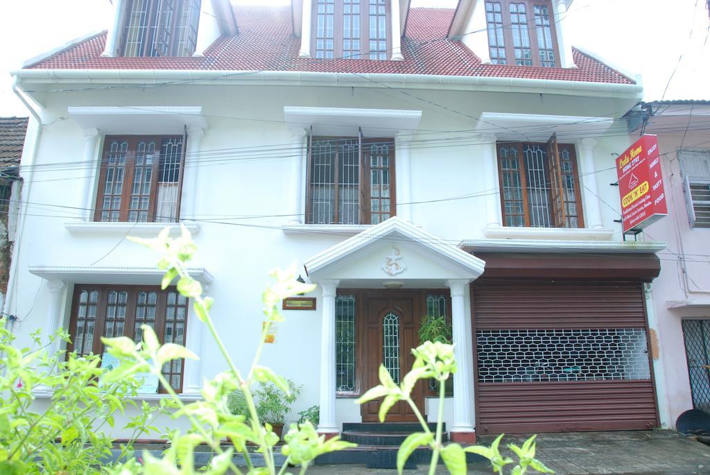 Leelu Homestay Коччи Экстерьер фото
